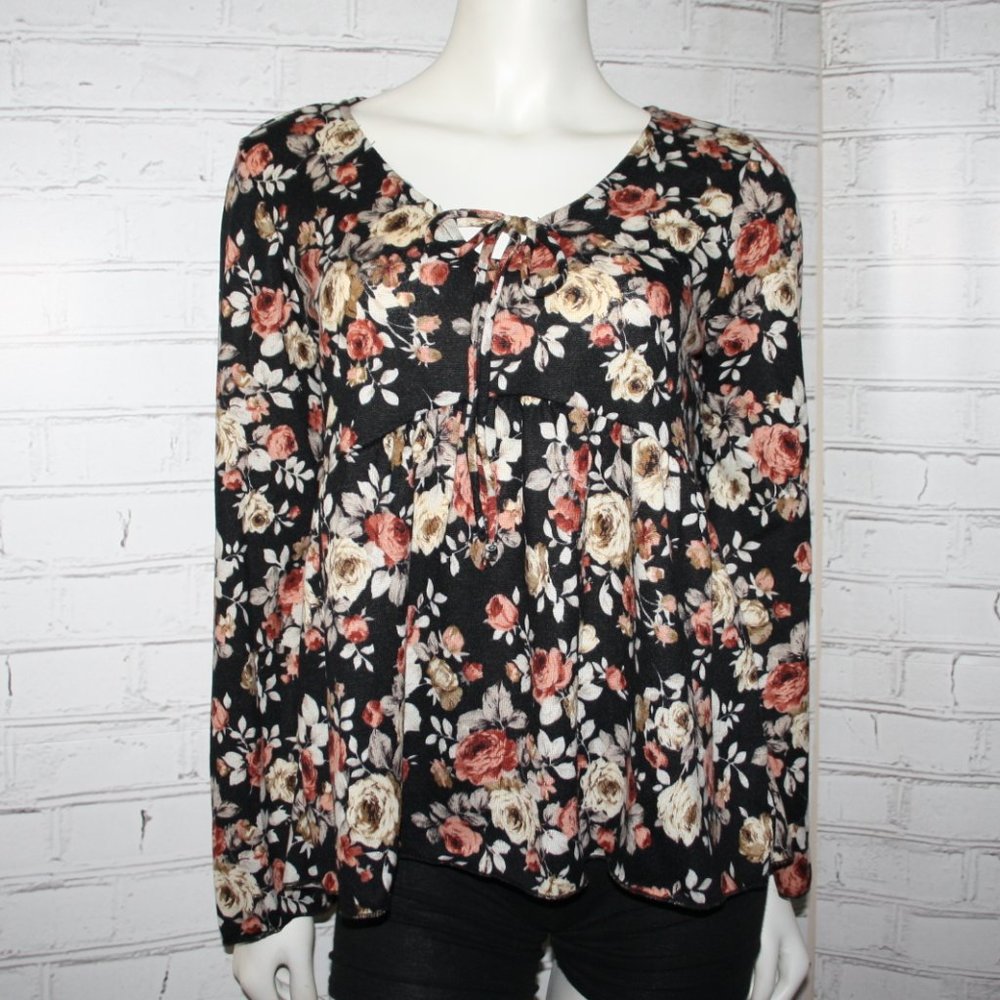 🖤🌺 Midnight Garden Blouse · Ava James · Size M